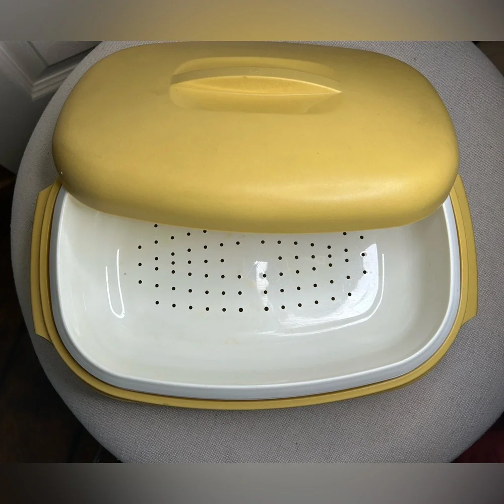 Vintage Tupperware Microwave Vegetable Steamer Harvest Gold Retro Kitchen